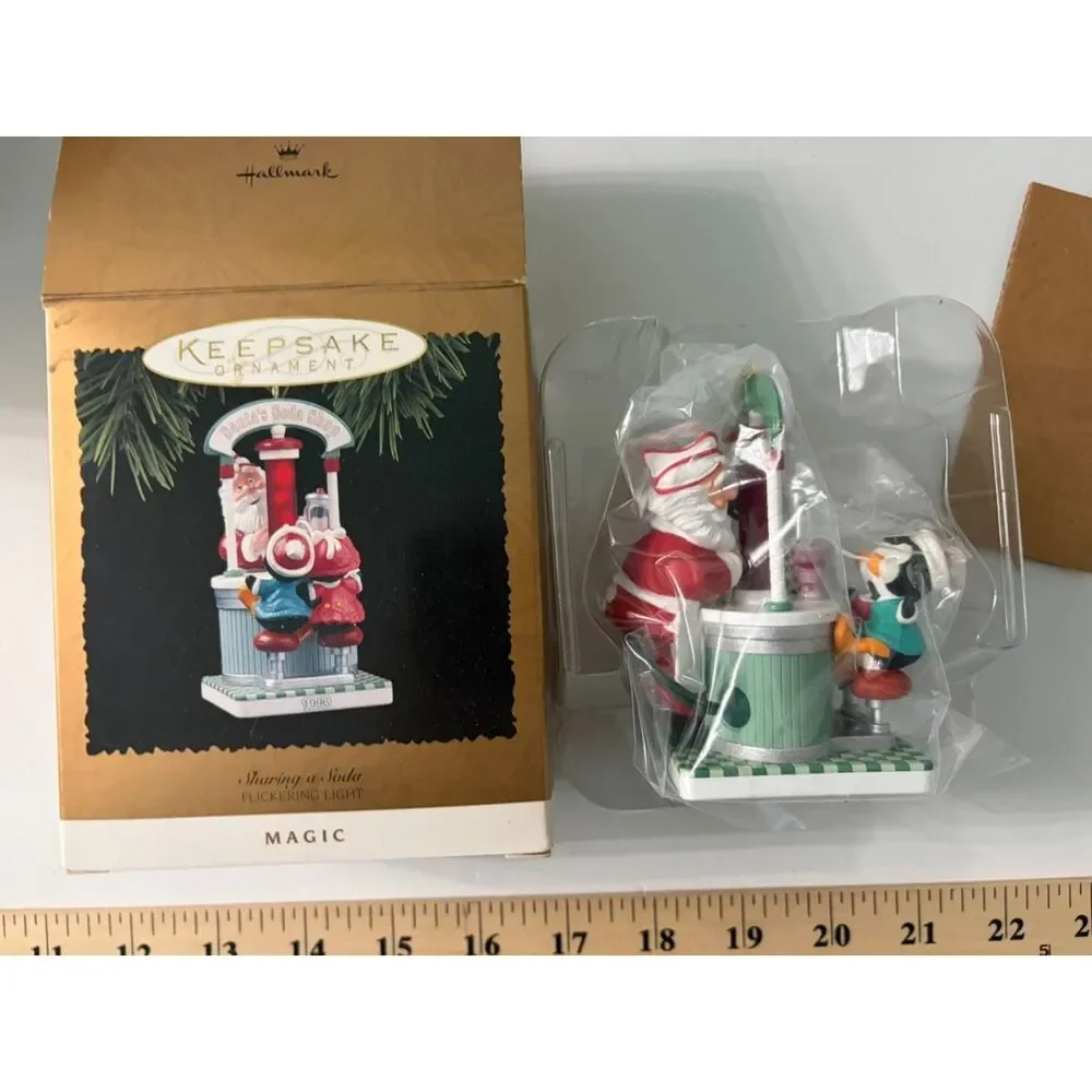 Hallmark Keepsake ornament Sharing a Soda with flickering lights